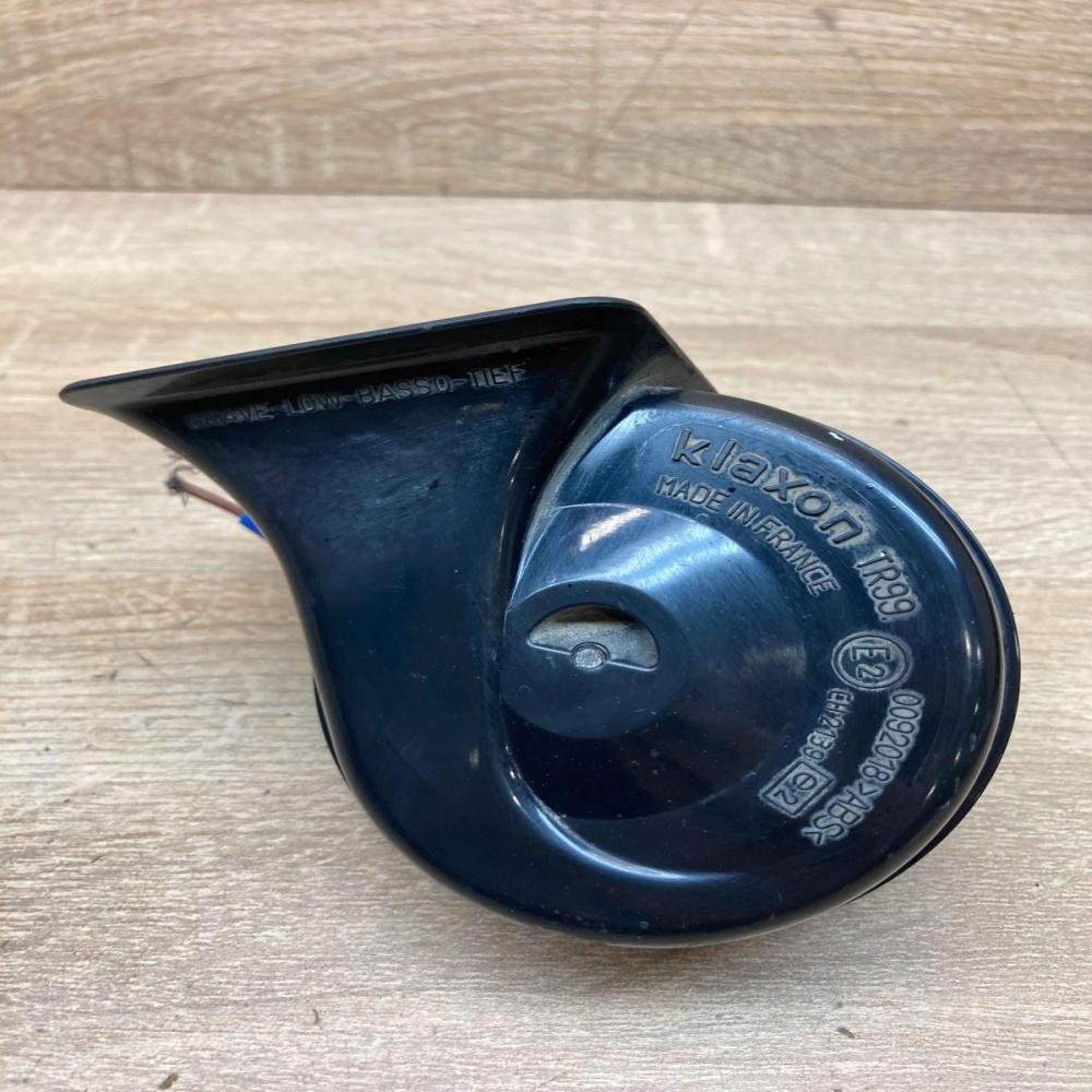 0092018  With Plug Horn signal Mazda 2
