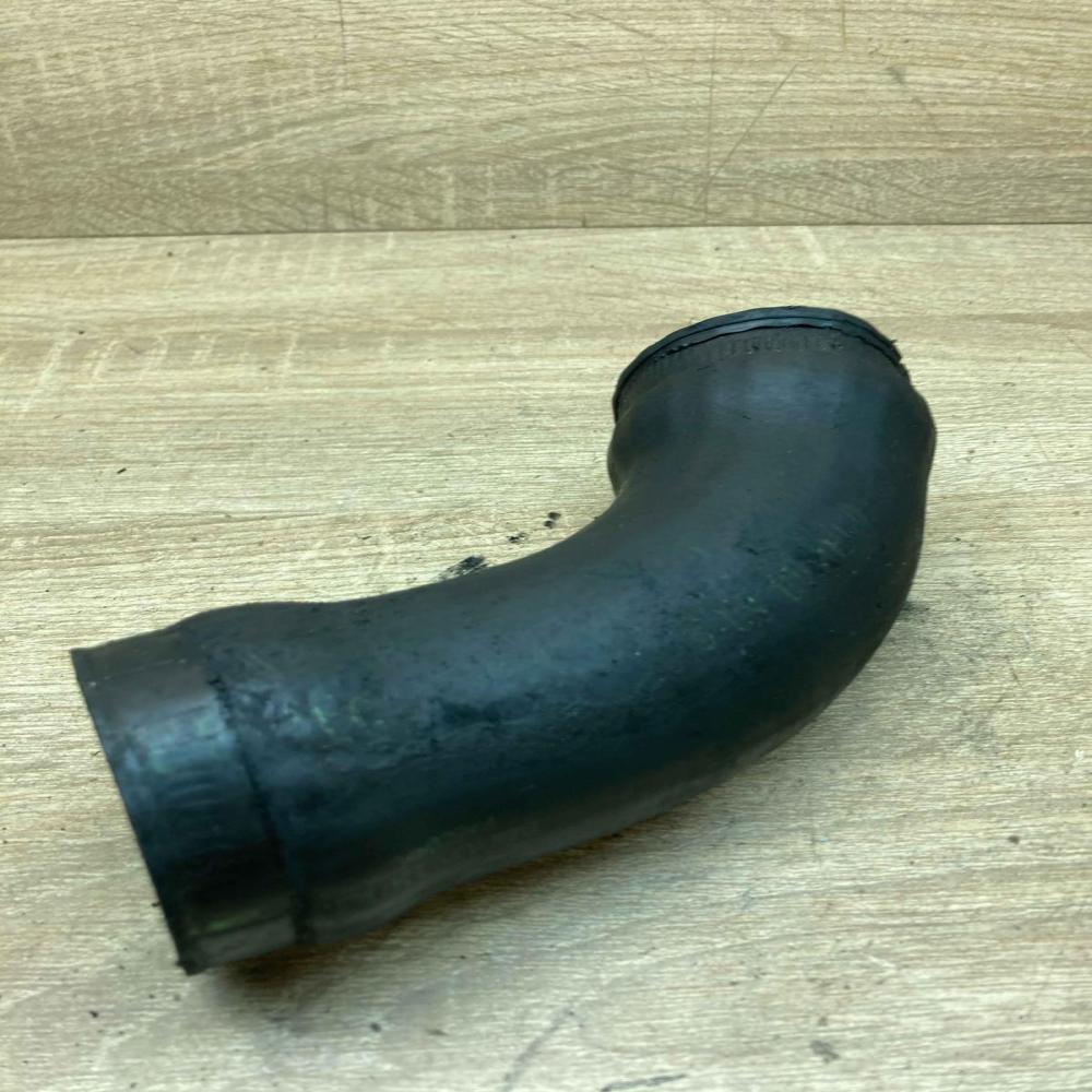 2247903   Intercooler hose/pipe BMW 7 E38