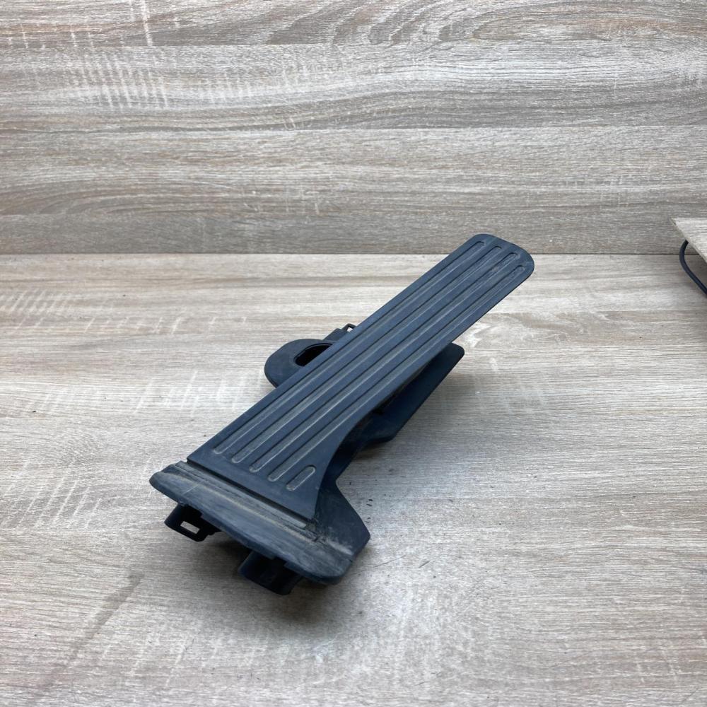 1K2721503AE 6PV011040  Accelerator throttle pedal Volkswagen Scirocco