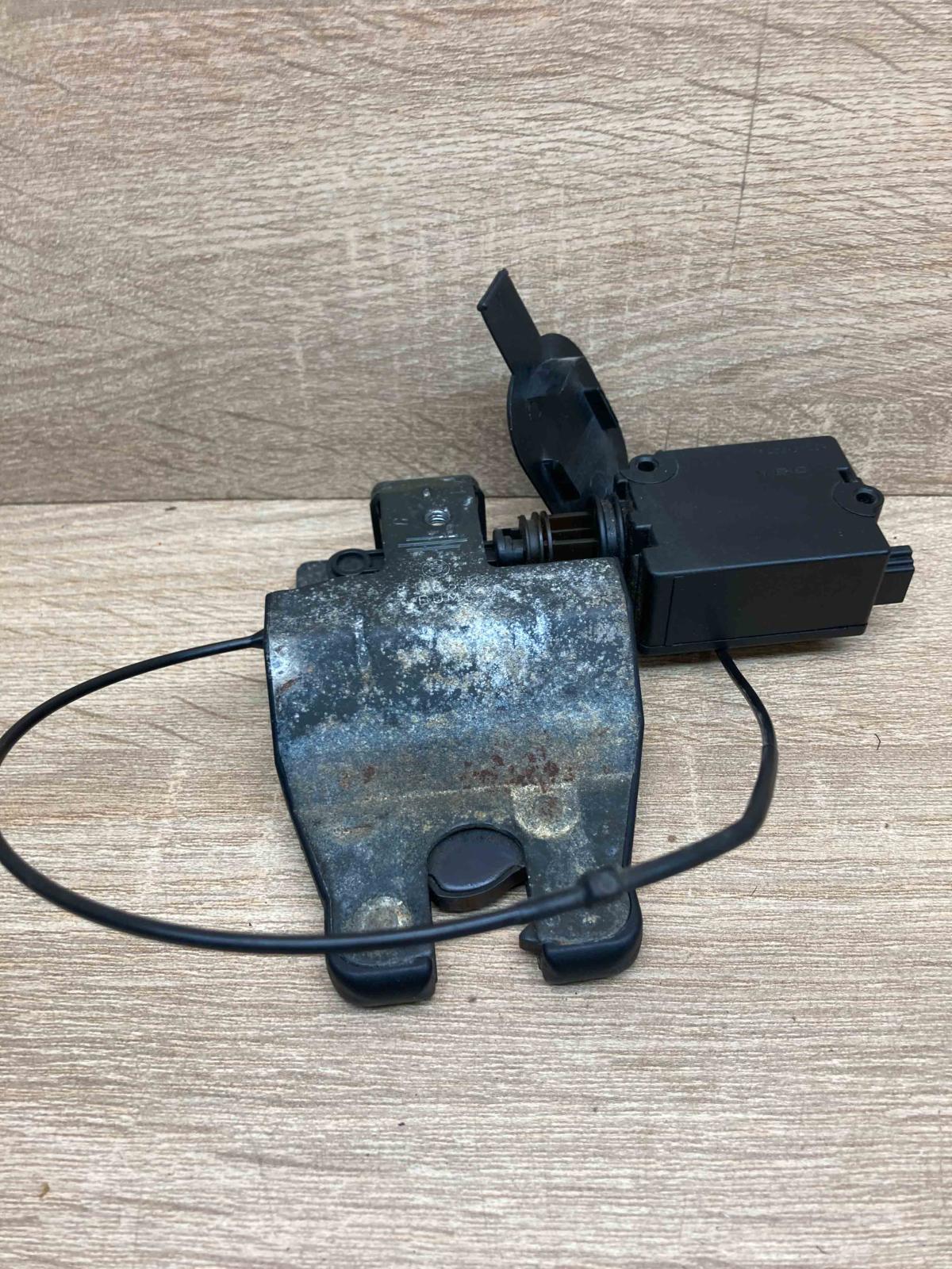 8168892 8232520  Tailgate/trunk/boot lock/catch/latch BMW 5 E39