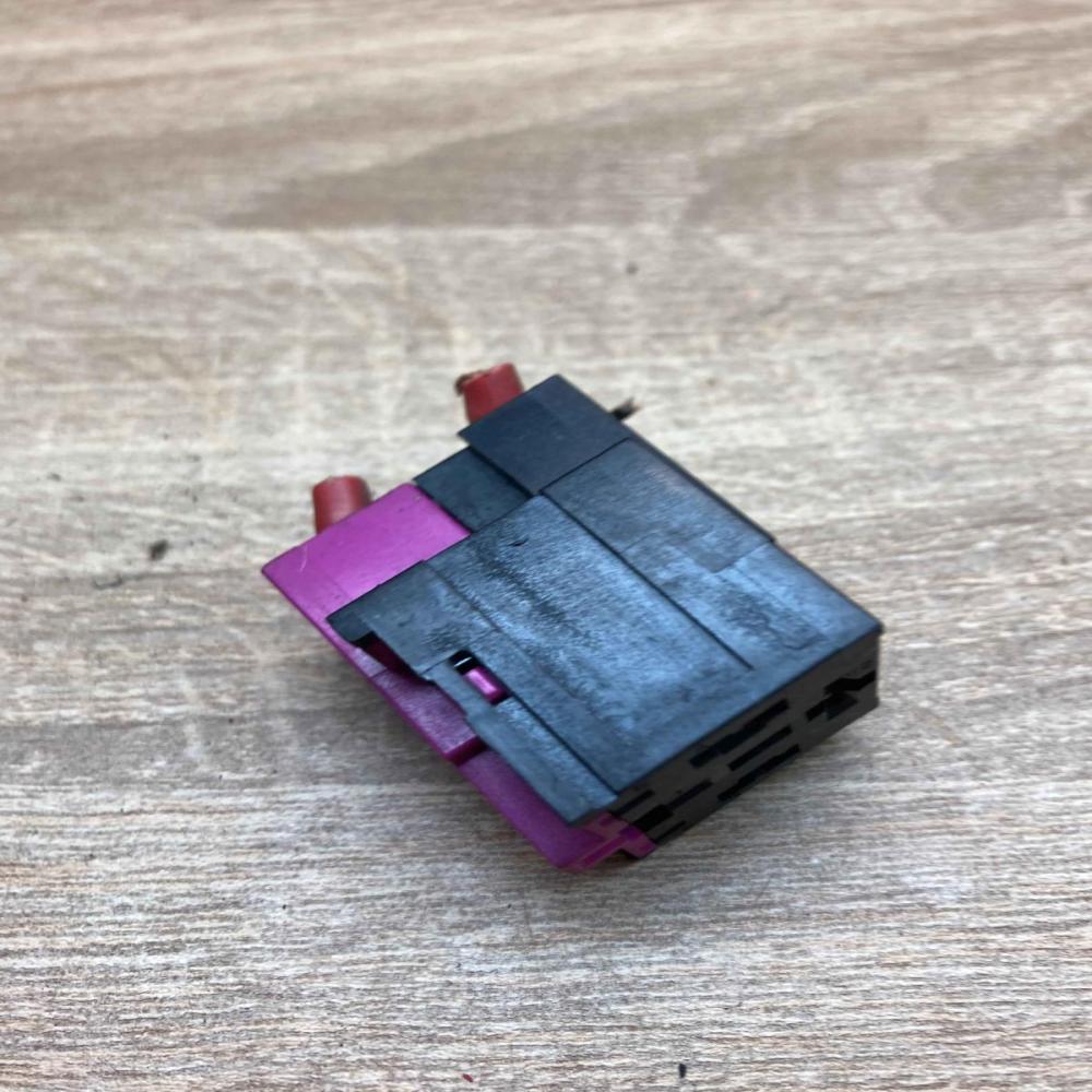 4B0937527   Plug wire Audi A6 S6 C5 4B