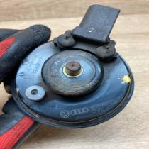 4F0951221 703881165  Horn signal Audi A6 S6 C6 4F