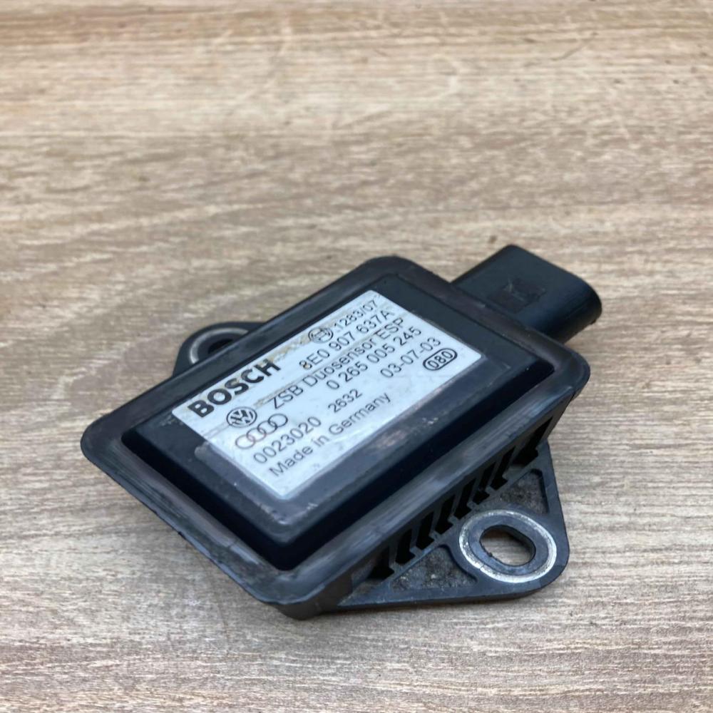 8E0907637A 0265005245  ESP acceleration yaw rate sensor Audi A4 S4 B7 8E 8H