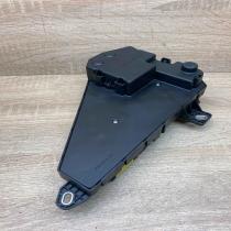 6906588 518811047  Fuse module BMW 5 E60 E61