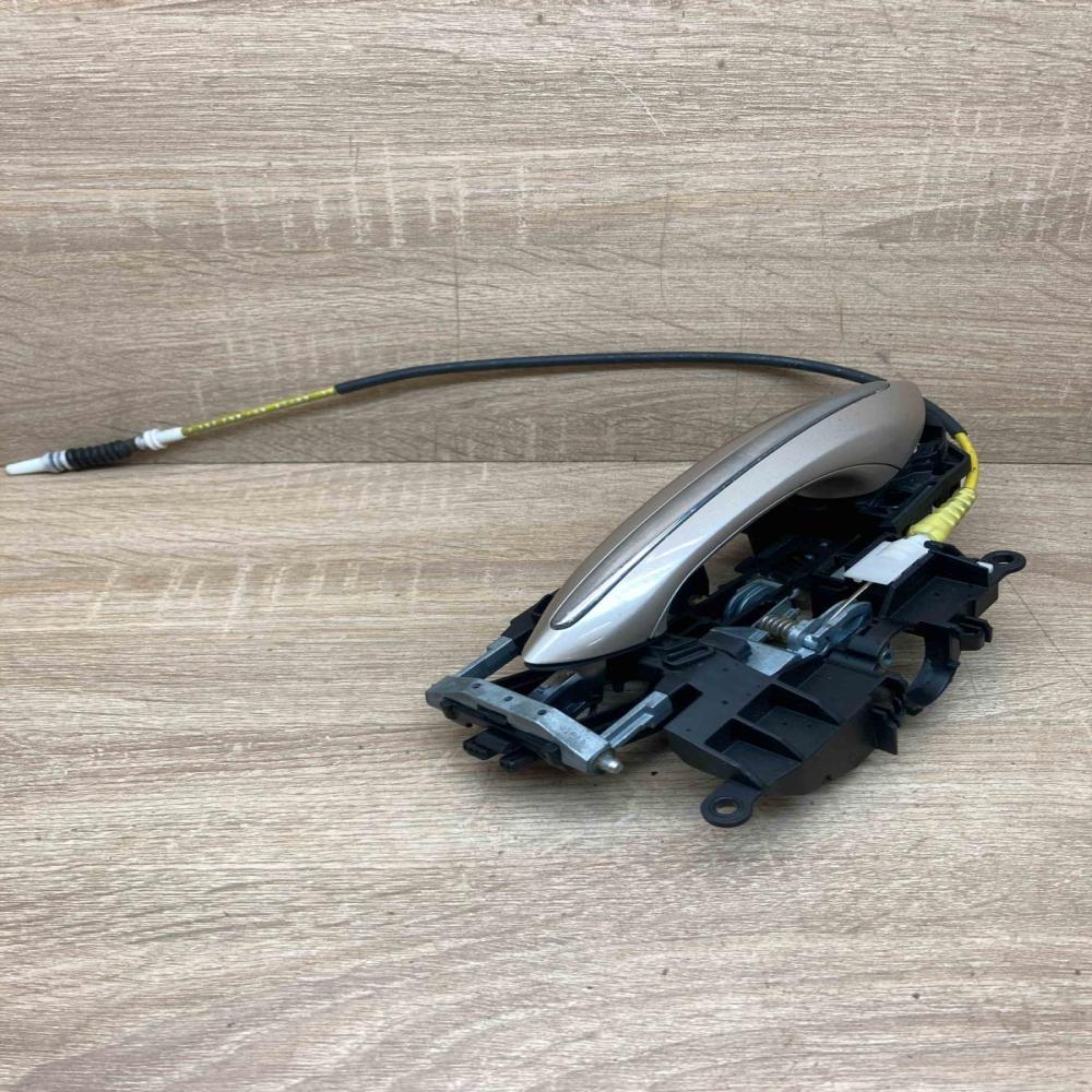 X3718722710  LH Rear Rear door exterior handle/bracket BMW 5 GT F07