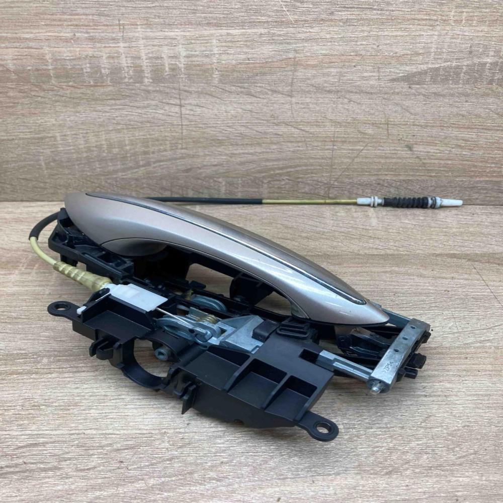 X4718722810 7187228 RH Front Front door exterior handle/bracket BMW 5 GT F07