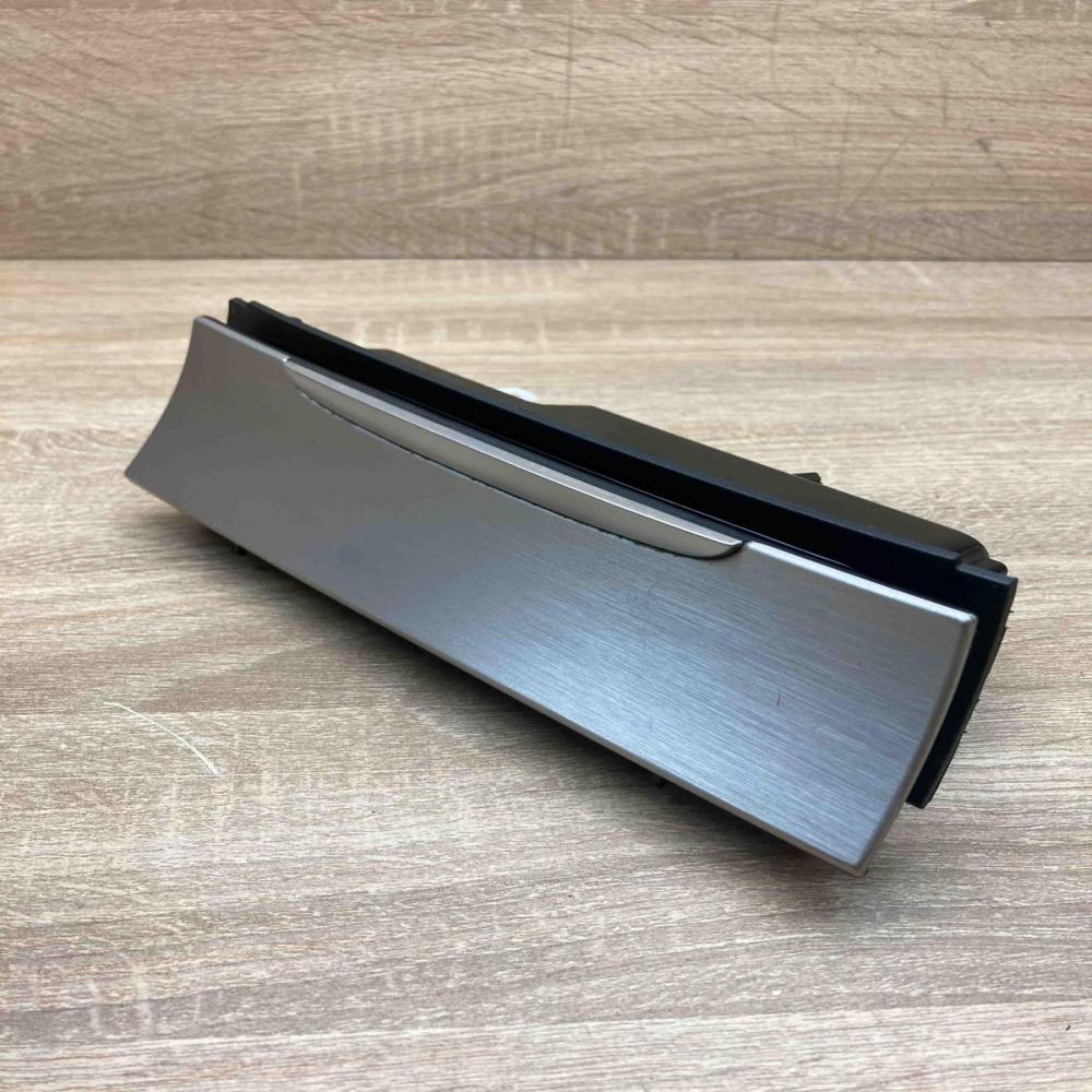 3C0863284K  Aluminium Ashtray (front) Volkswagen PASSAT B6