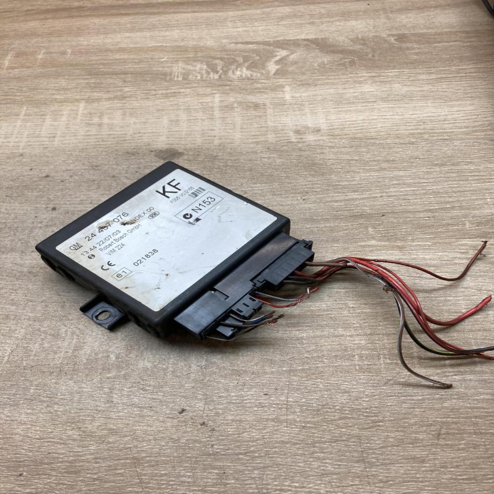 24437076 021838 KF Comfort/convenience module Opel Zafira A
