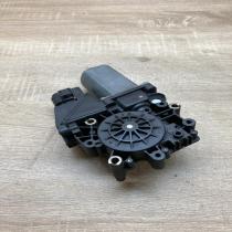 113846 101 05071901 0536001402 Front door window regulator motor Audi A4 S4 B5 8