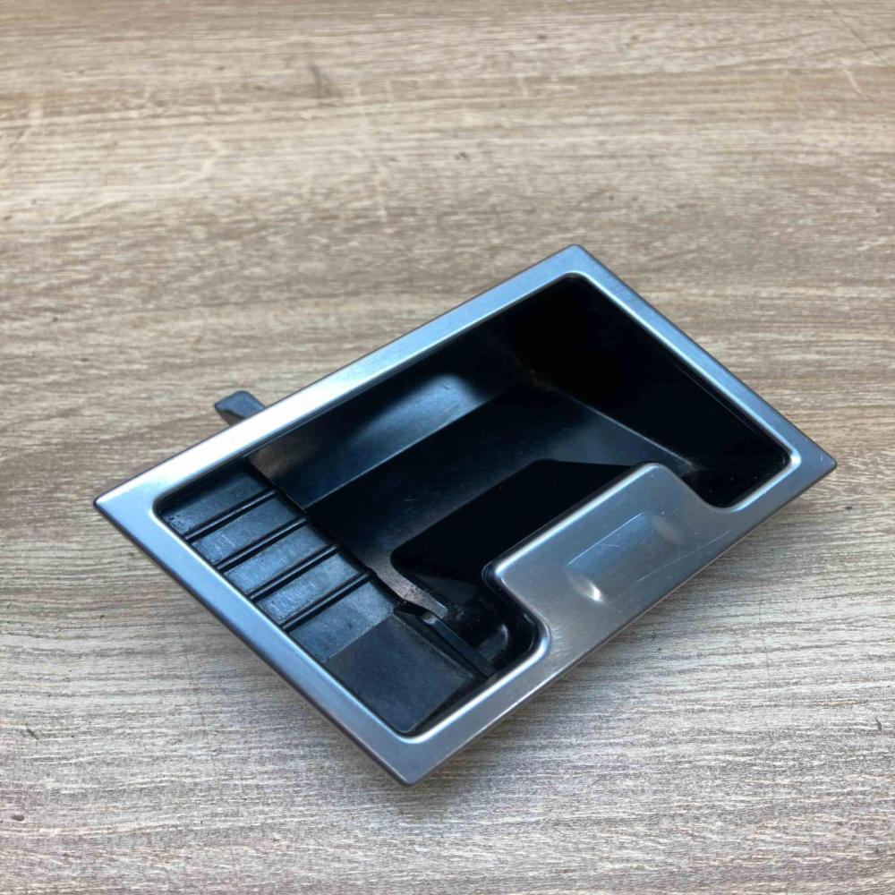 7034098 31423 0100  Car ashtray BMW 5 E60 E61