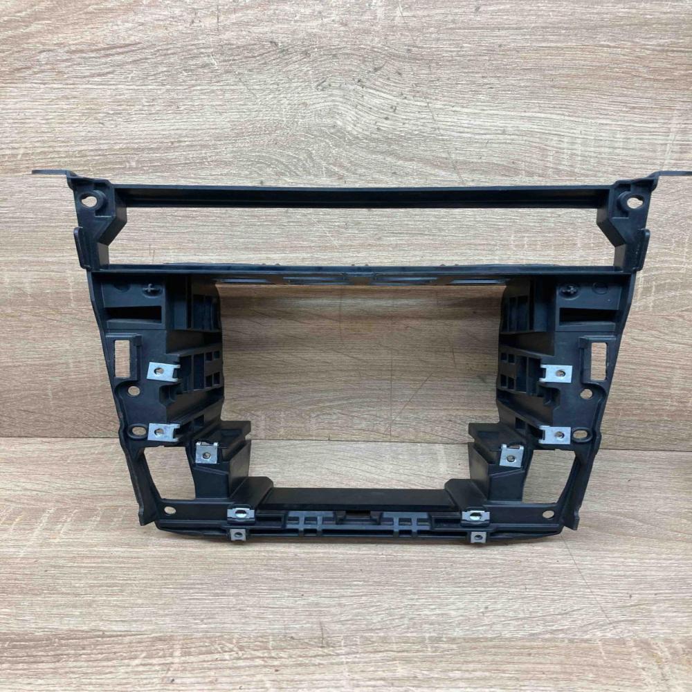 6976403 141218 10  Radio/GPS head unit trim BMW 5 E60 E61