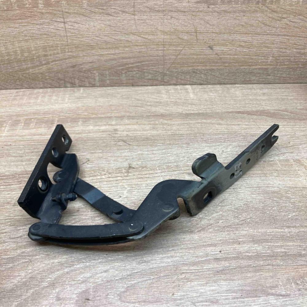 8240333   Engine bonnet/hood hinges BMW 7 E65 E66