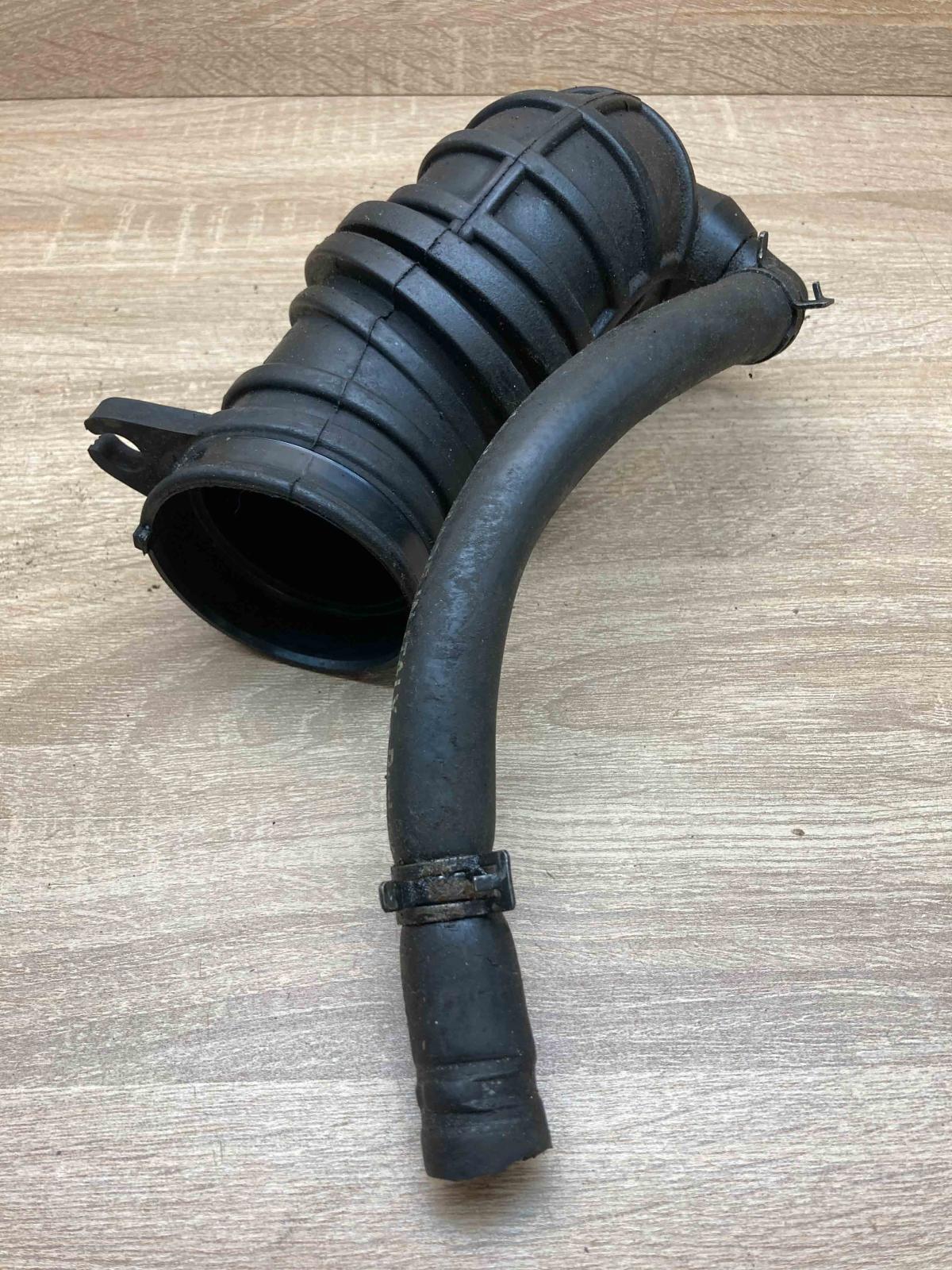 90411676   Air intake duct part Opel Vectra B