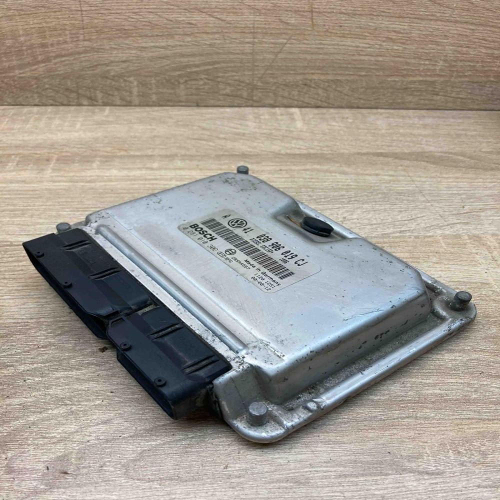 038906019CJ 0281010302  Engine control unit/module ECU Volkswagen PASSAT B5.5
