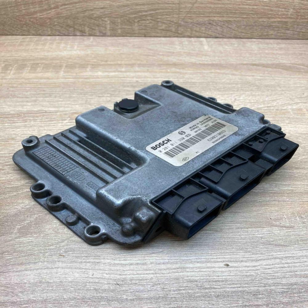 8200310863 0281011390  Engine control unit/module ECU Renault Megane II