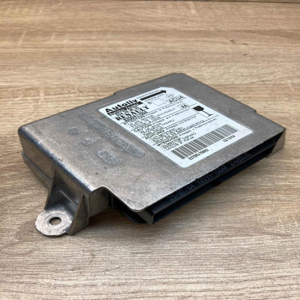 8200411004 604289600  Airbag control unit/module Renault Megane II