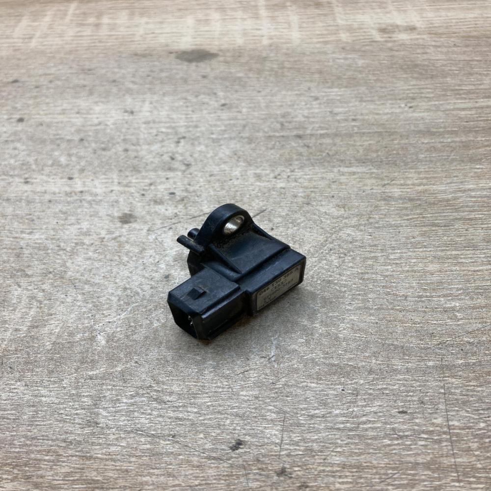 046130385A 079800 3260  Air pressure sensor Audi A6 S6 C4 4A
