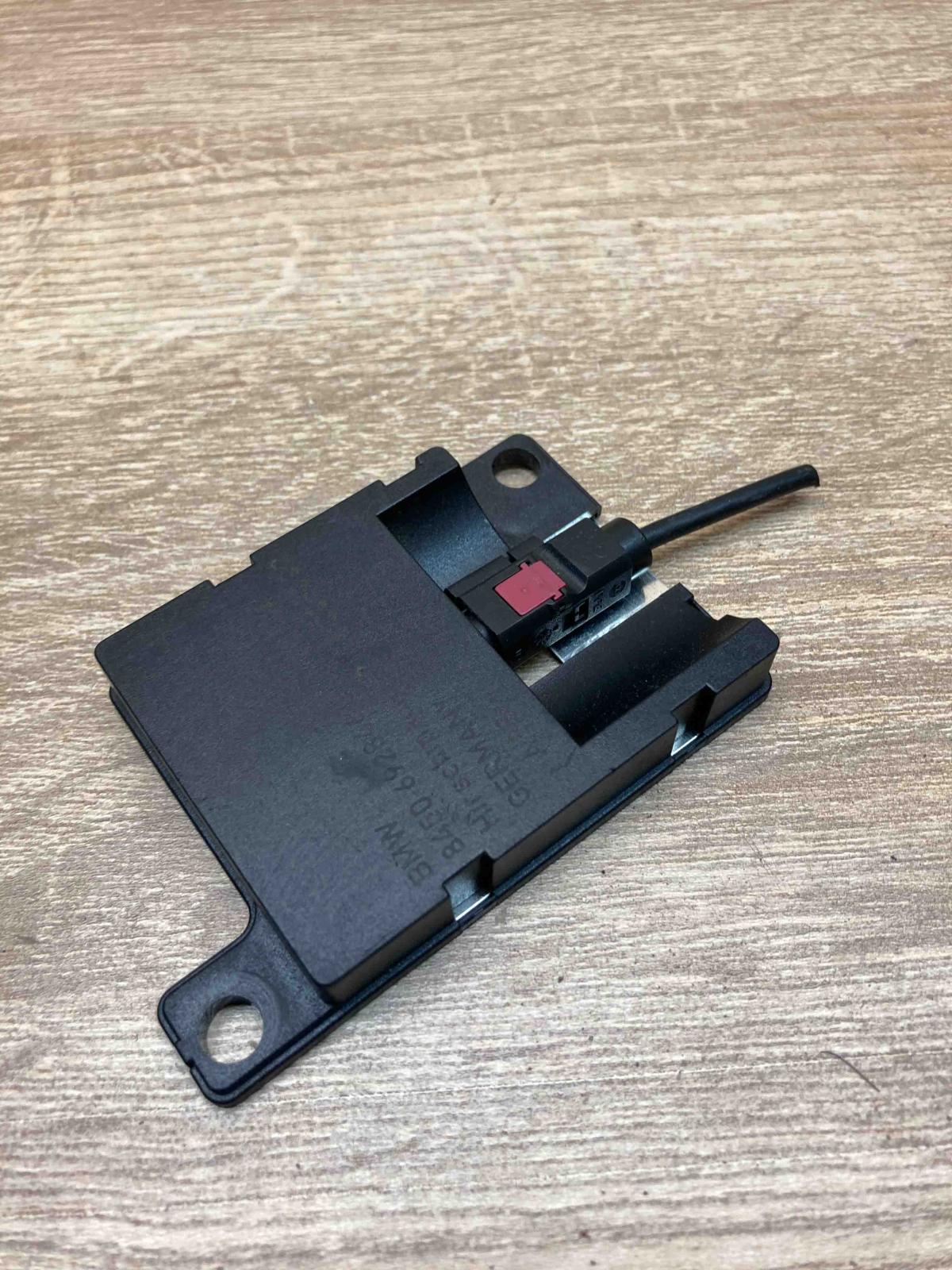 6928461 921800 002 With Plug Aerial antenna amplifier BMW 3 E90 E91