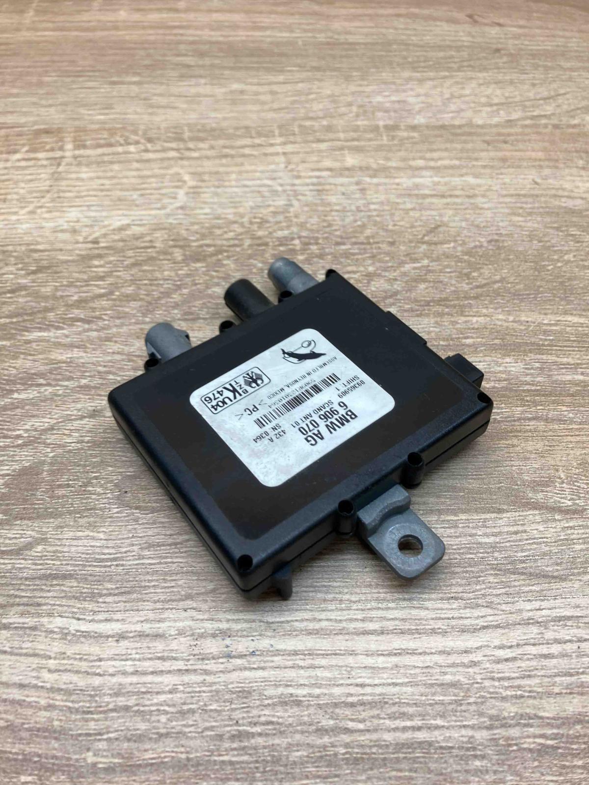 6906070   Aerial antenna amplifier BMW X5 E53