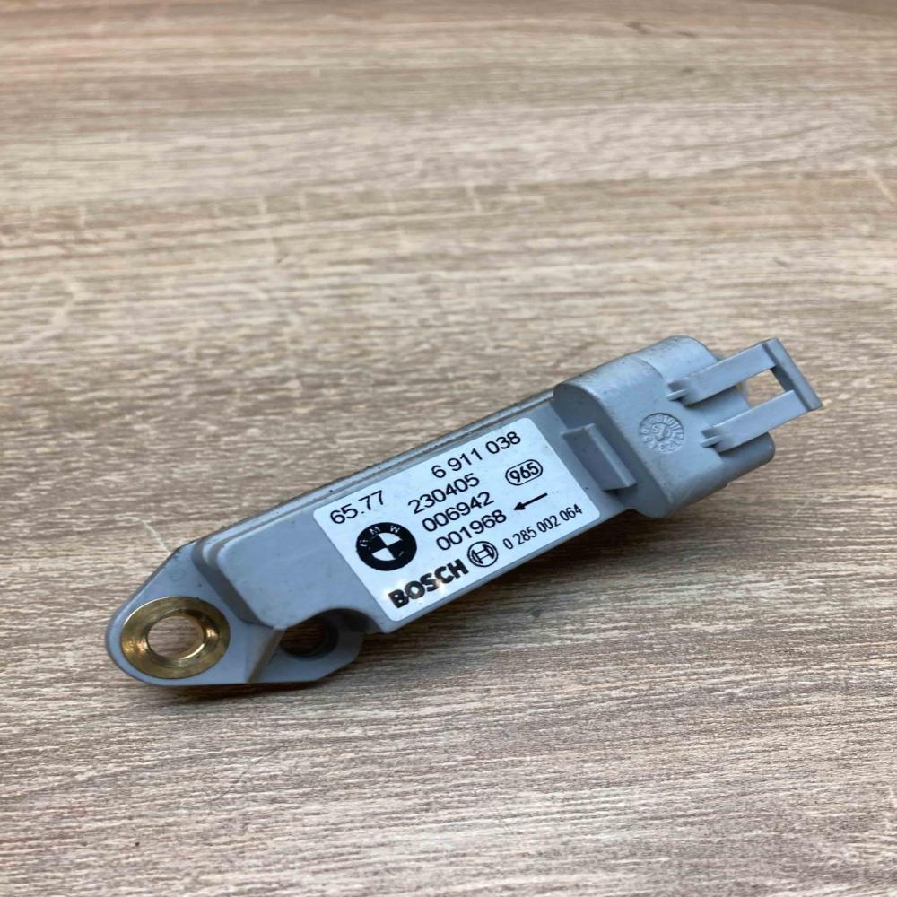 6911038 0285002064  Airbag deployment crash/impact sensor BMW X5 E53
