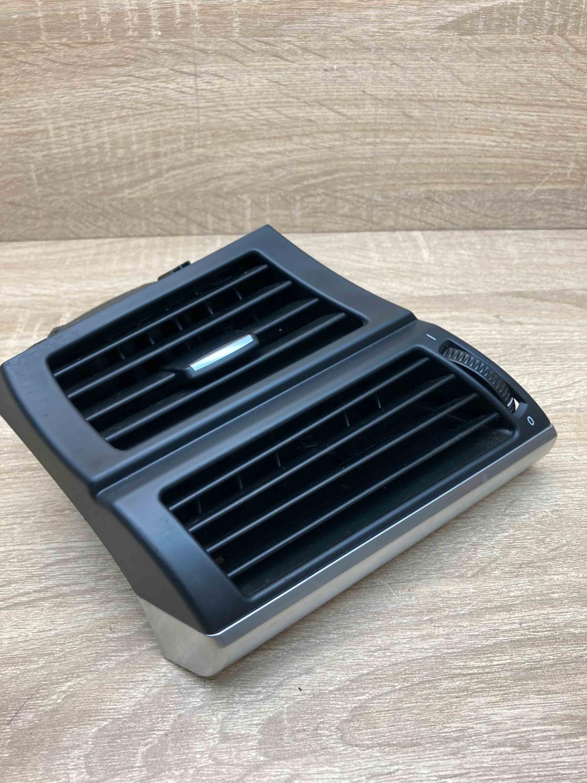 7161803 0117784 02 LH Dashboard side air vent grill/cover trim BMW X5 E70