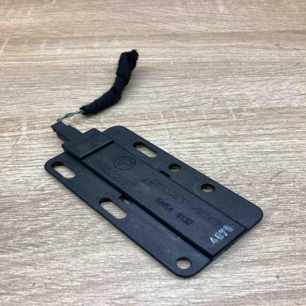6922211 5WK49132 With Plug Antenna control unit BMW 5 E60 E61