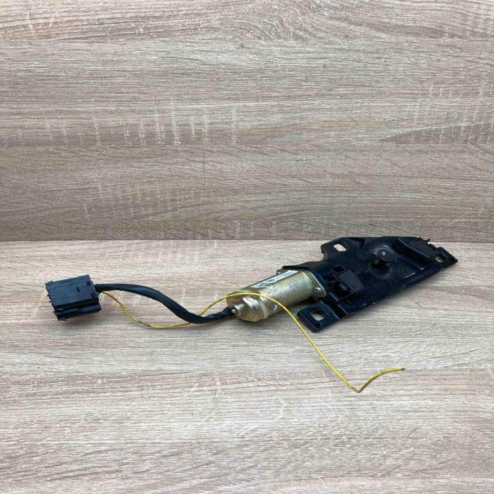 7129931 ED423Y08  Tailgate/trunk/boot lift motor BMW 5 E39