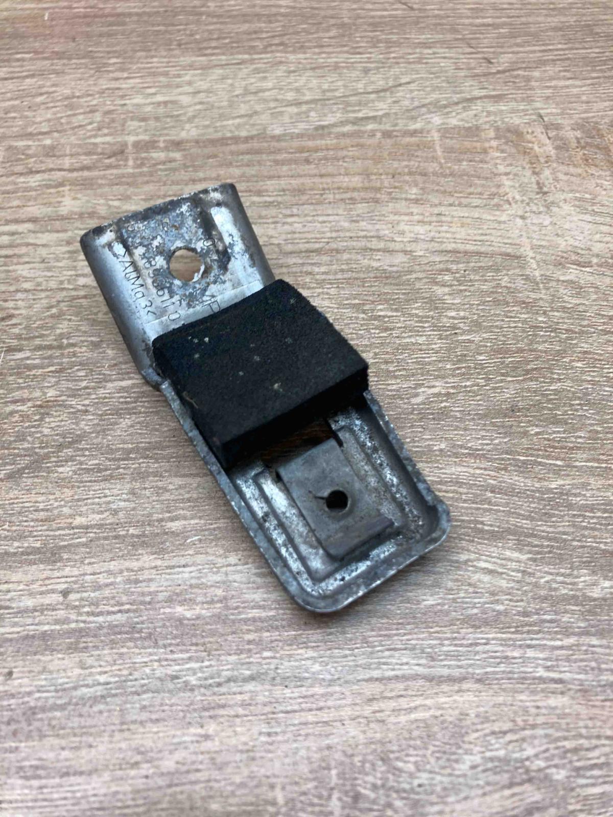 7896611   Front bumper mounting bracket BMW 5 E60 E61