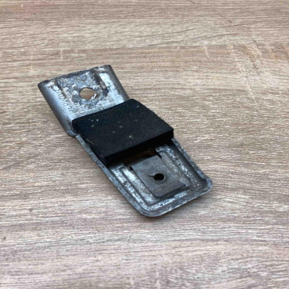 7896611   Front bumper mounting bracket BMW 5 E60 E61
