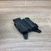 1K0907511B 0132801341  Air flap motor/actuator Volkswagen Golf V