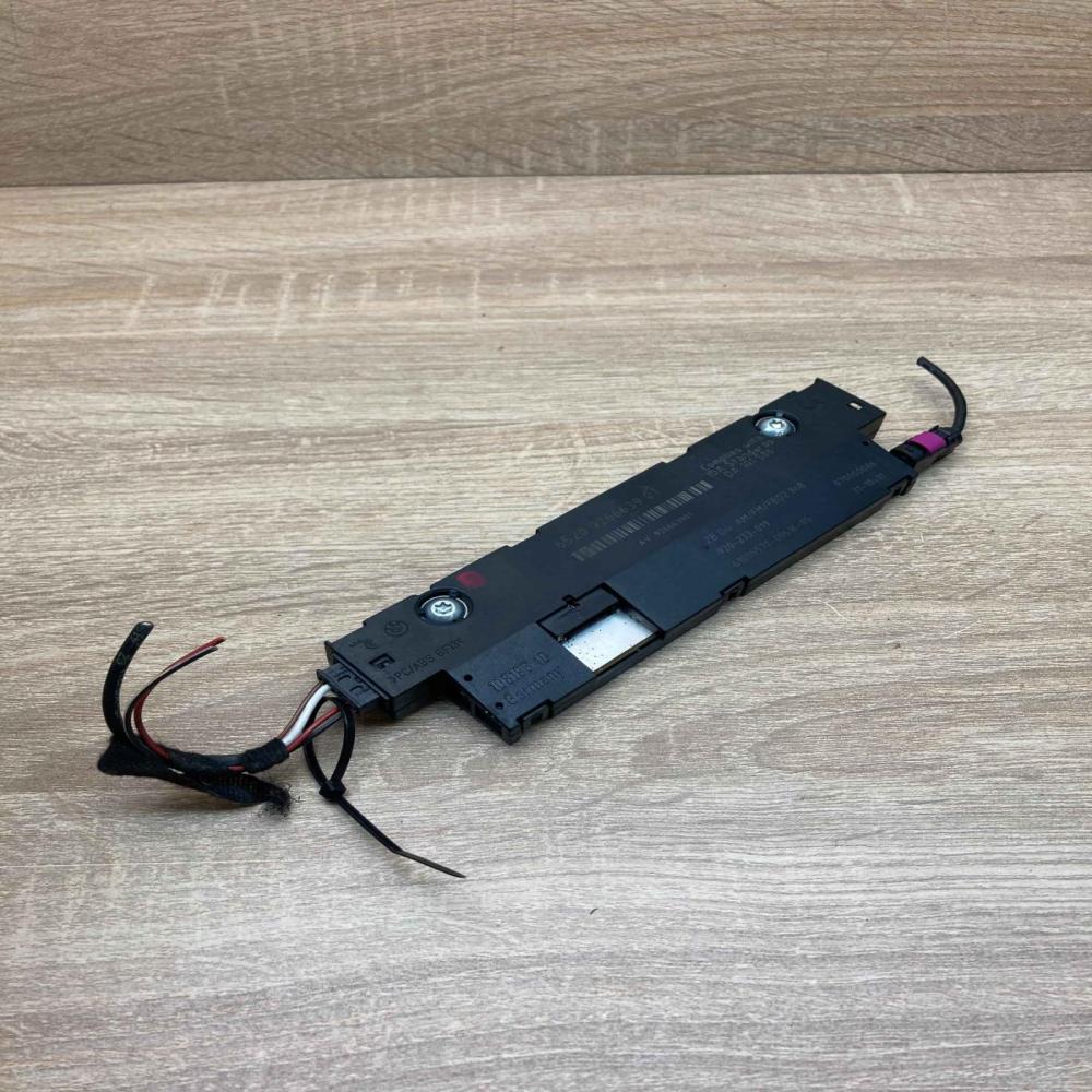 9266639  With Plug Aerial antenna amplifier BMW 5 F10 F11