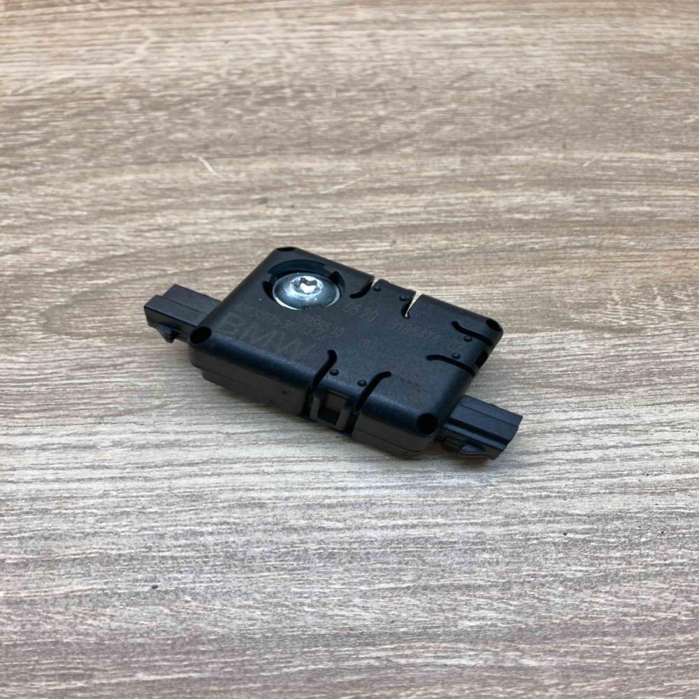9185474 18899510  Aerial antenna amplifier BMW 5 F10 F11