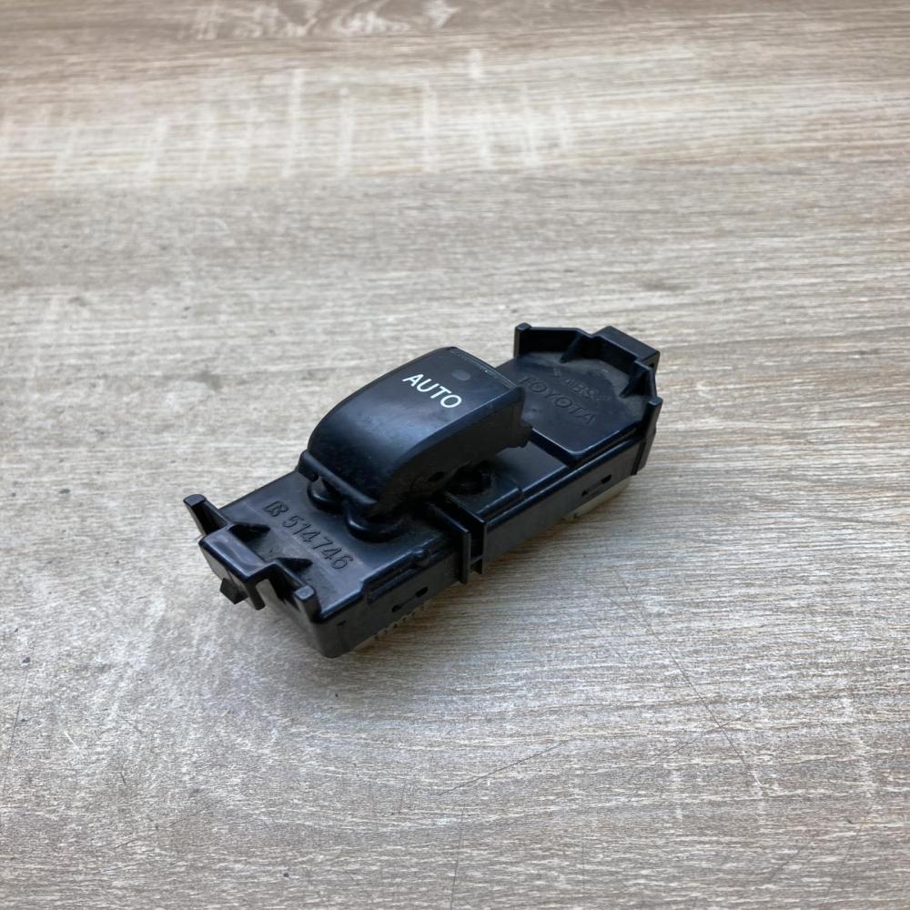 514746 84030 44020 8403044020 Electric window control switch Toyota Avensis Vers