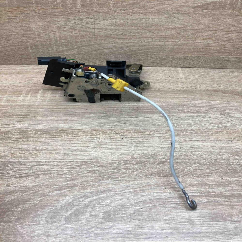 8235113   Front door lock BMW 5 E39
