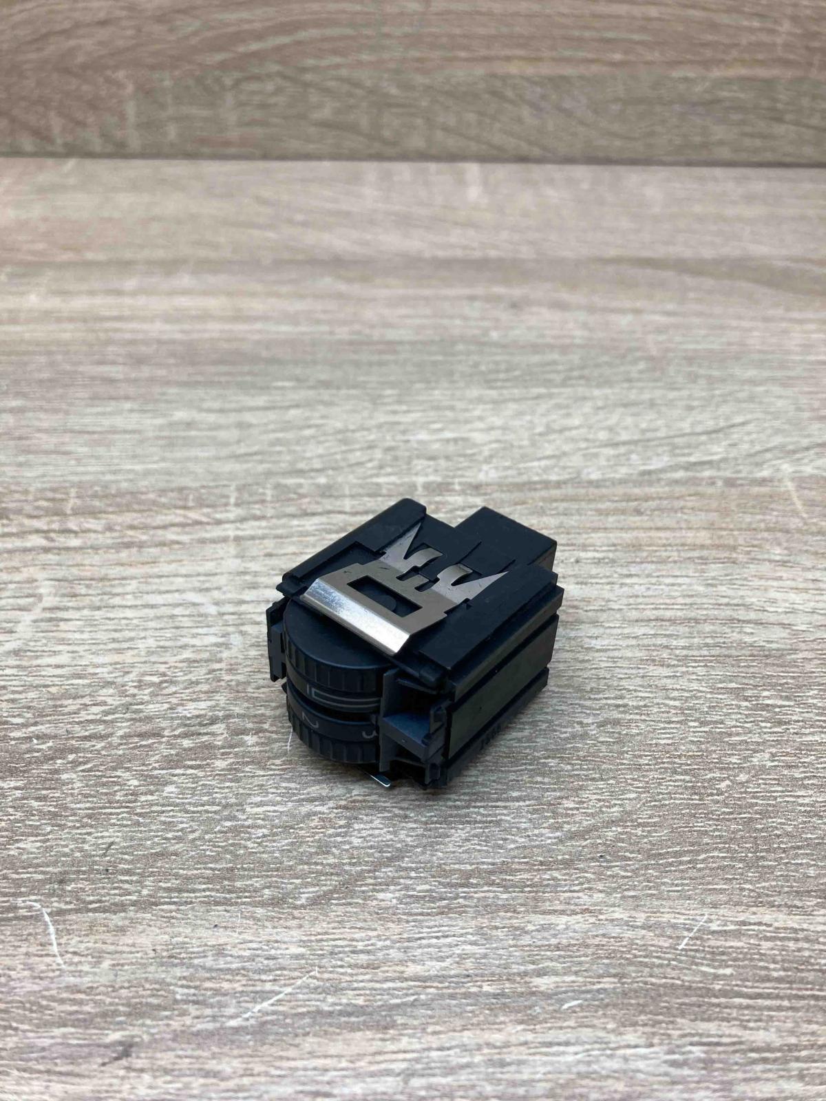 3C0941333A   Panel lighting control switch Volkswagen PASSAT B6