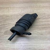 1T0955651   Headlight washer pump Volkswagen PASSAT B5.5