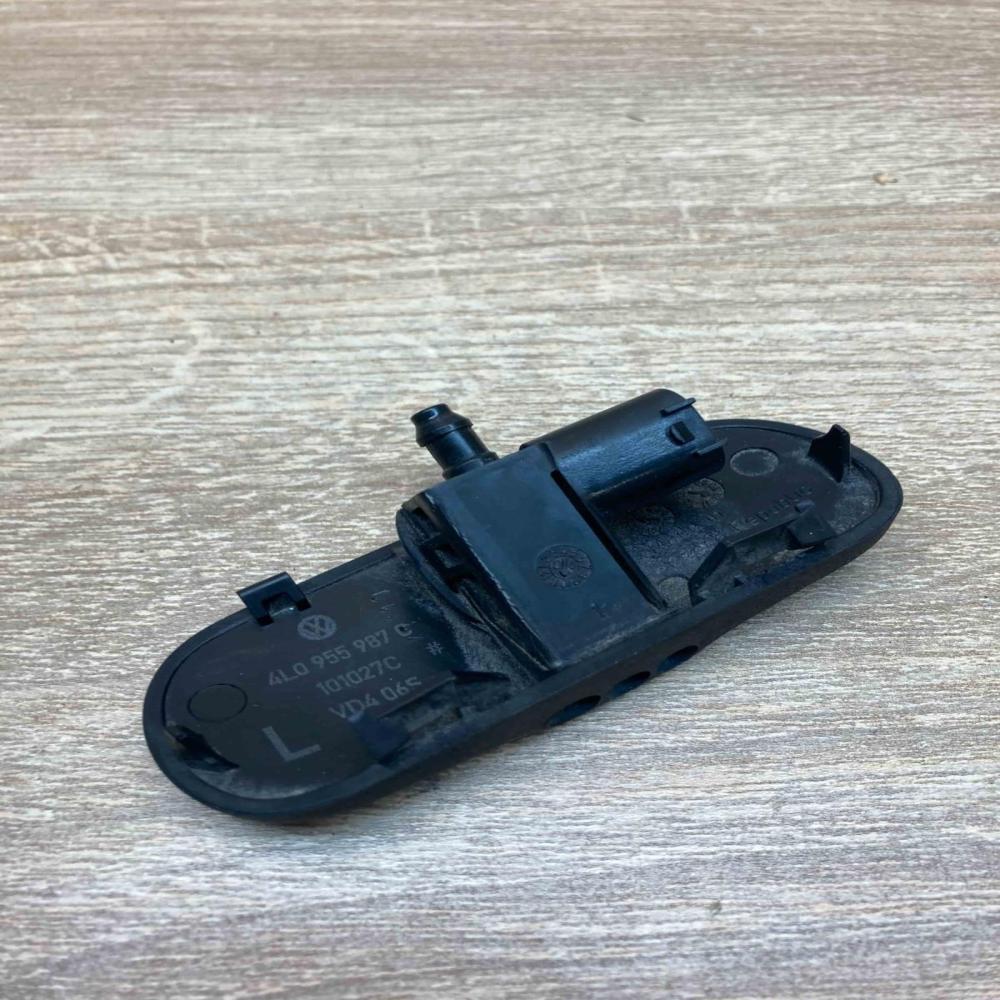 4L0955987C  Left Side Windshield washer spray nozzle Audi Q7 4L