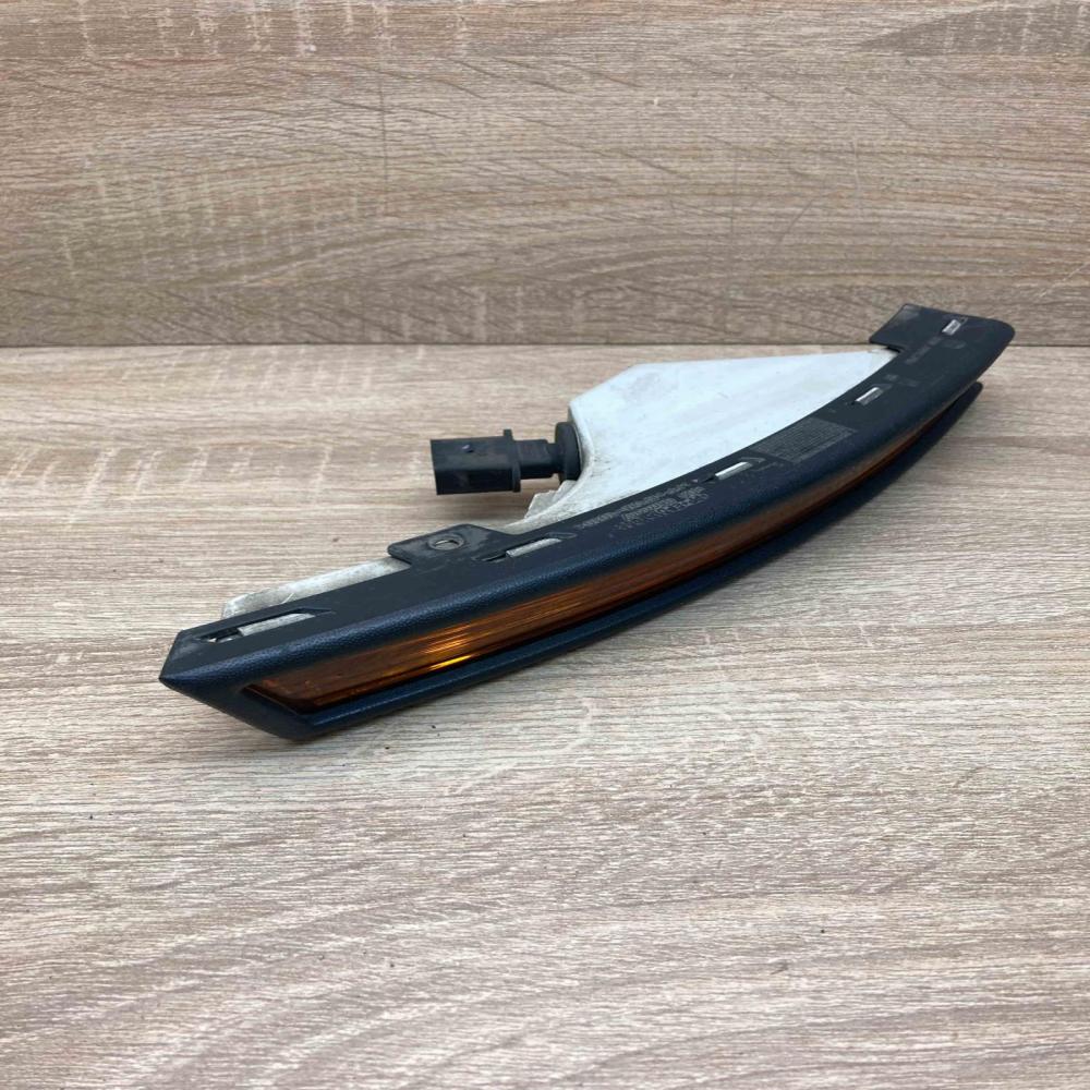 3C0953042J  Right Side Front indicator light Volkswagen PASSAT B6