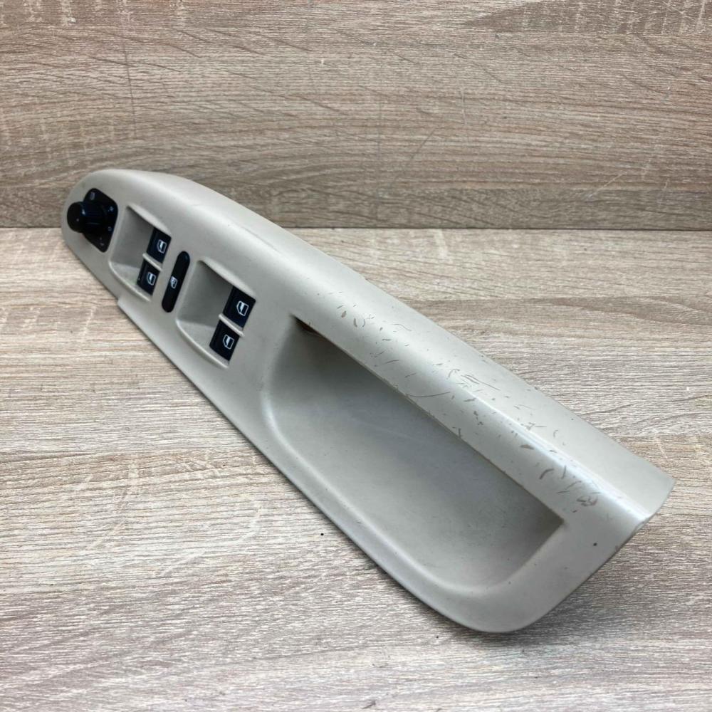3C1867171B 1K0959565K  Electric window control switch Volkswagen PASSAT B6