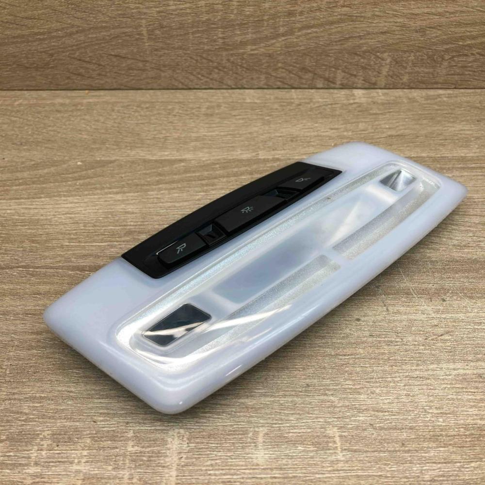 7793202 179349 00  Front seat light BMW 4 F32 F33