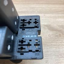 038907281B 1K093750  Other relay Volkswagen PASSAT B7