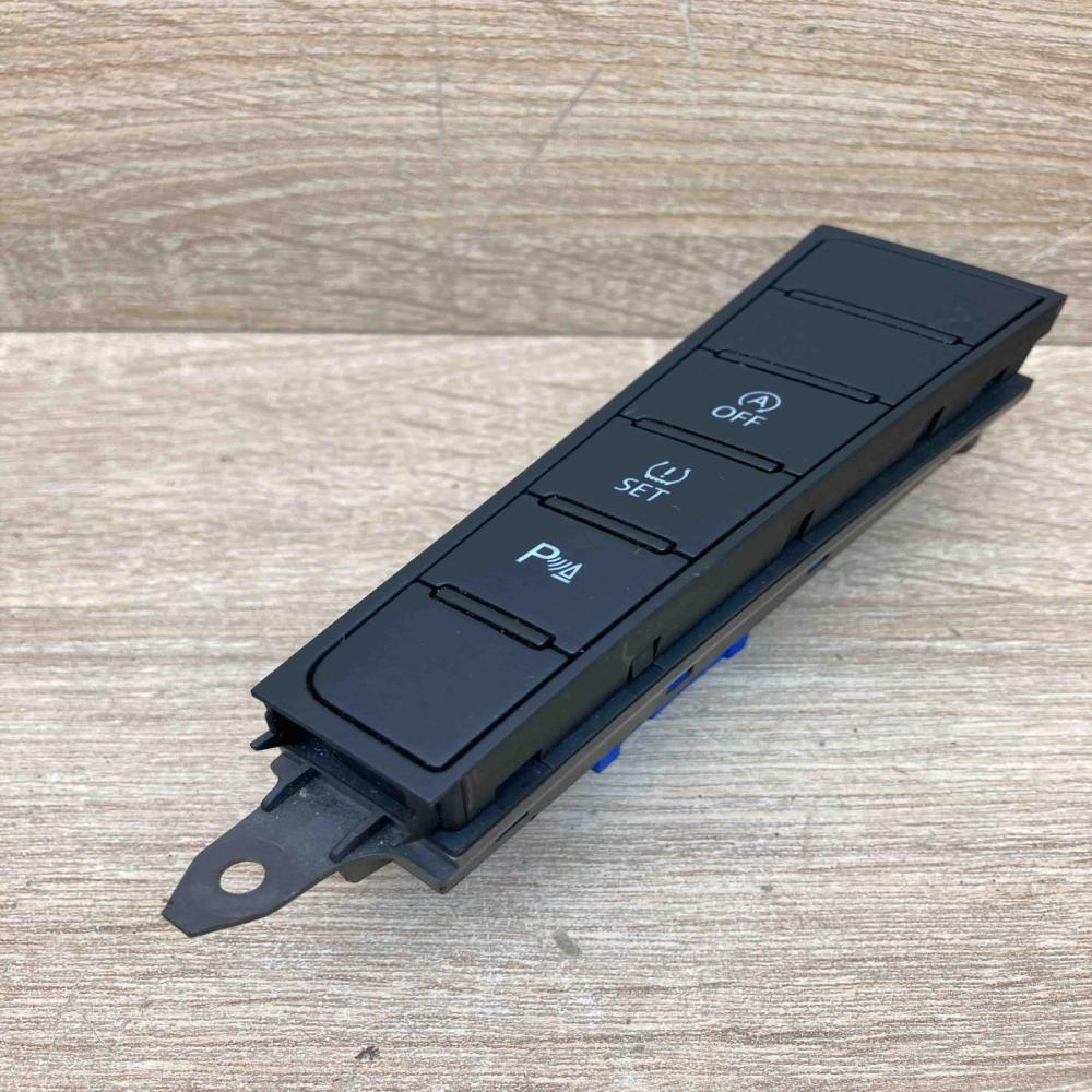 3AC927137R   Parking (PDC) sensor switch Volkswagen PASSAT B7