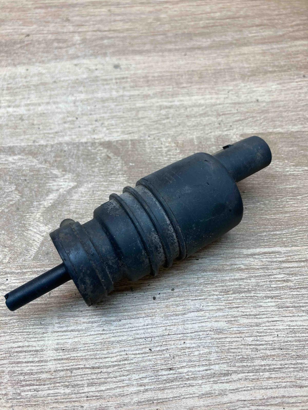 Washer Pump   Headlight washer pump BMW 7 E65 E66