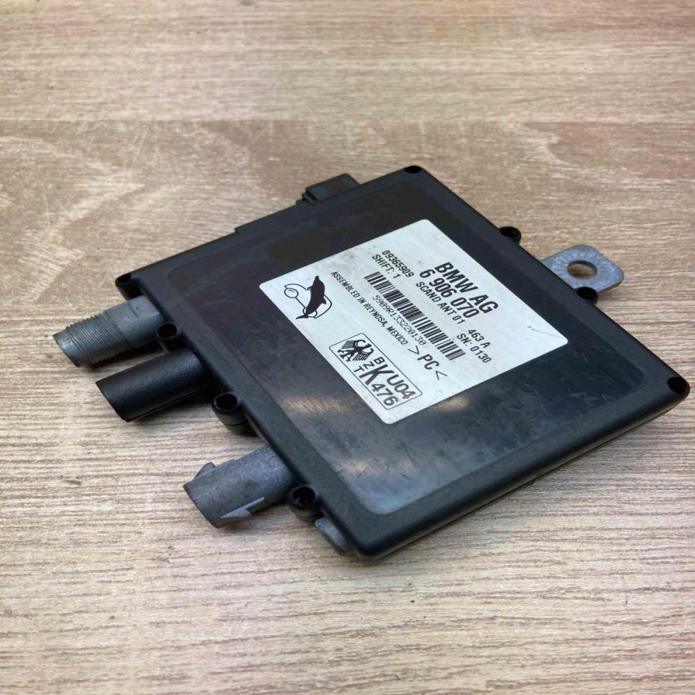 6906070 09365909  Aerial antenna amplifier BMW X5 E53