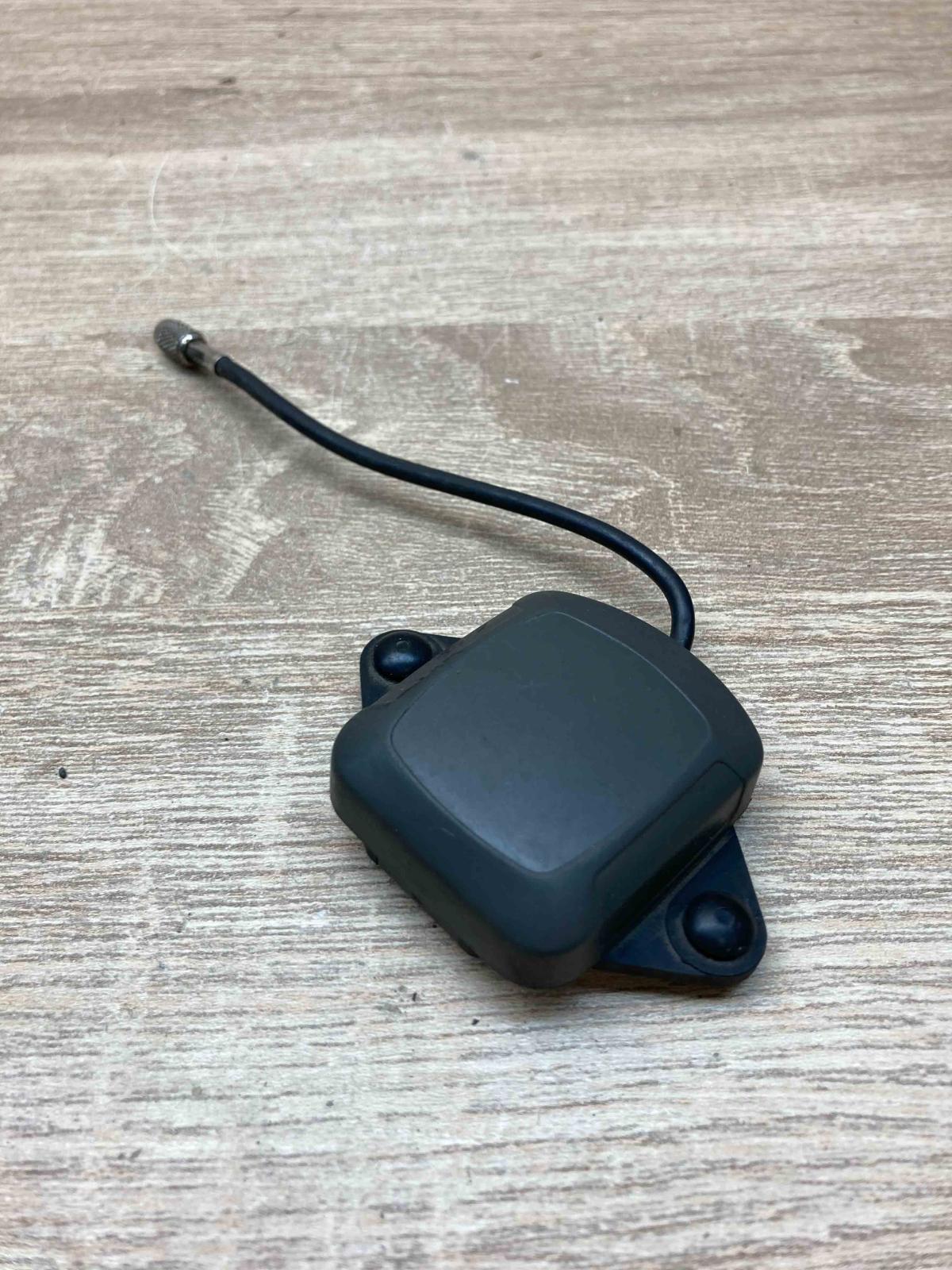 8375944   Aerial GPS antenna BMW 3 E46