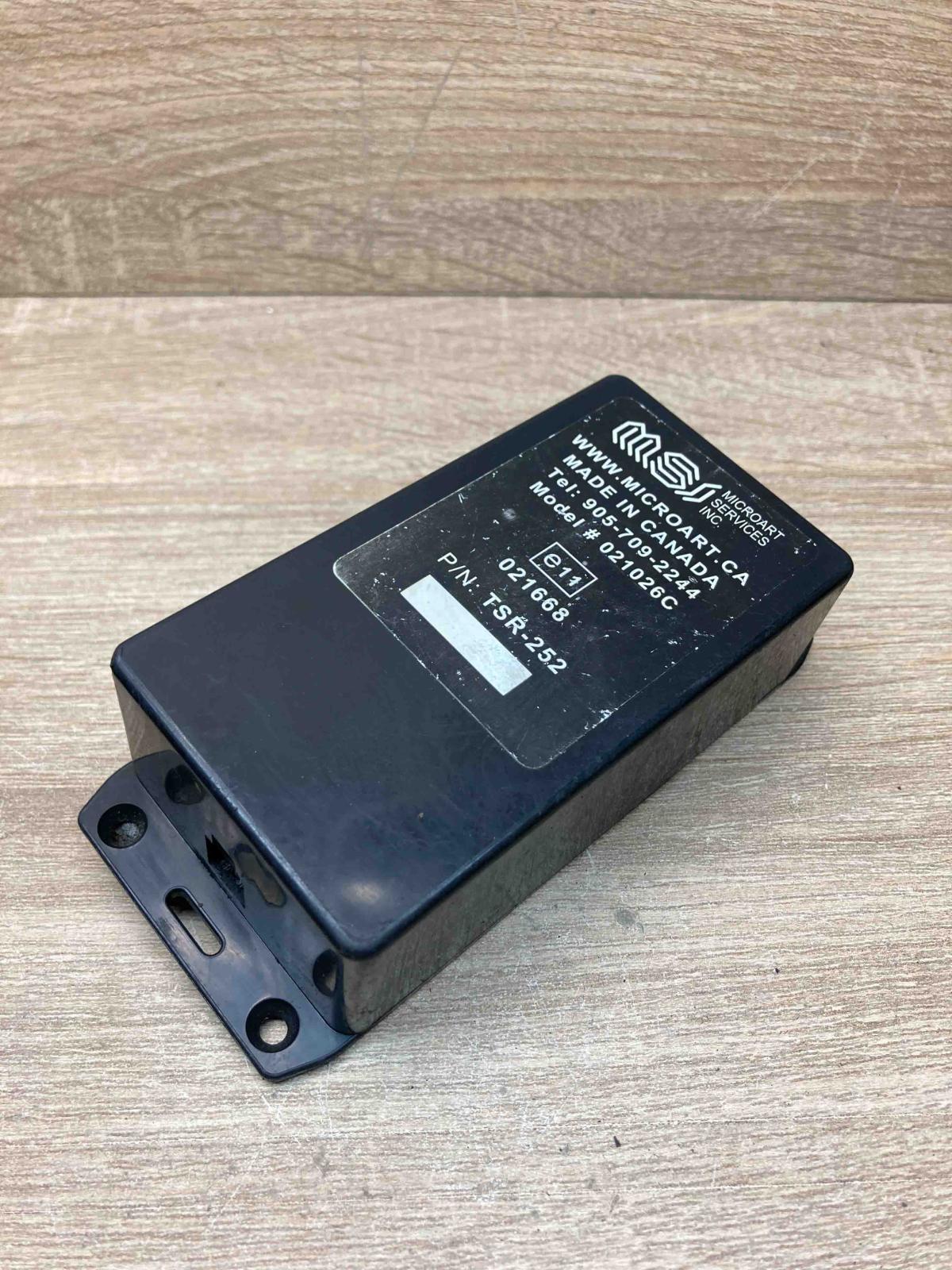 68312 021026C  Aerial antenna amplifier Mercedes-Benz S W220