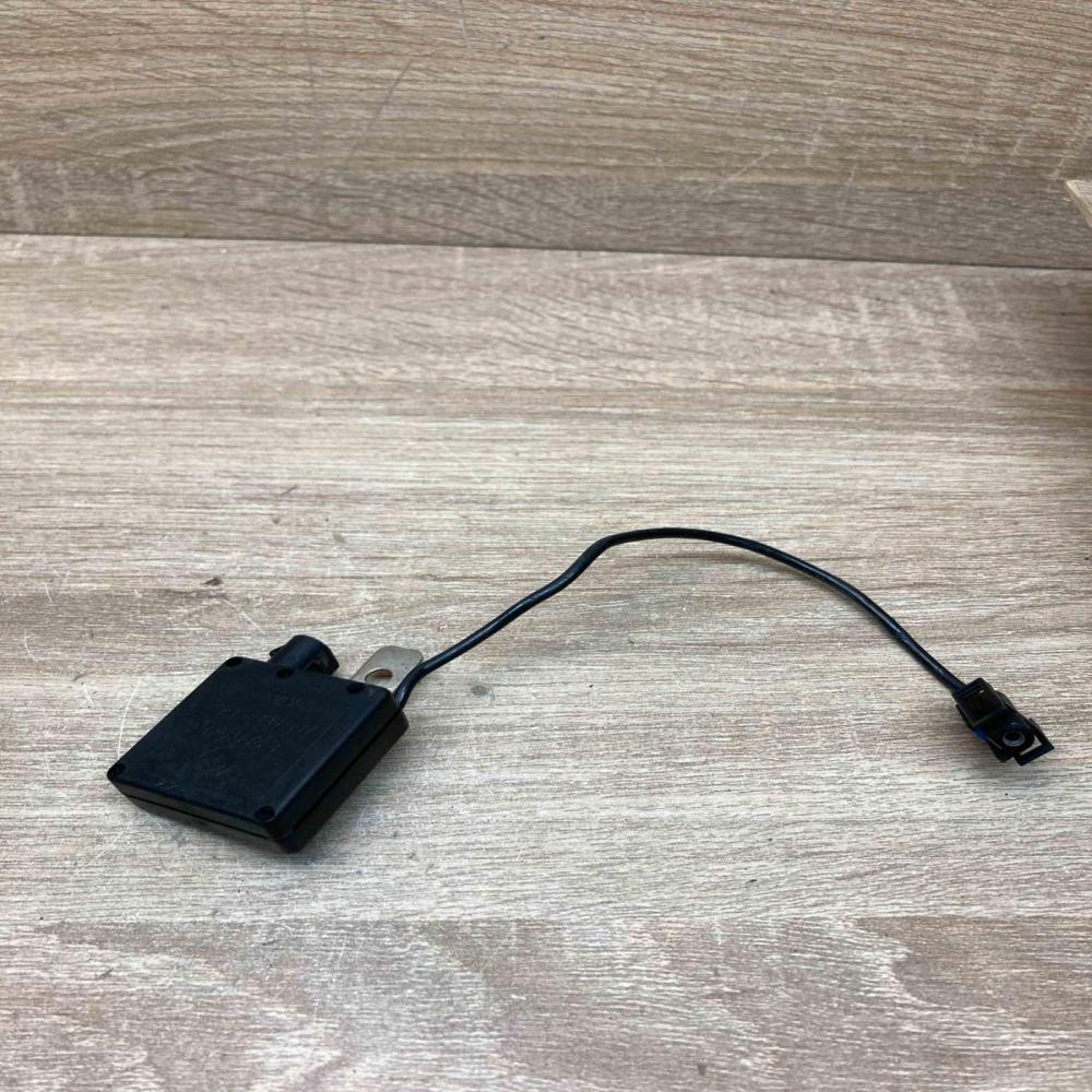 8380945 APR981  Antenna control unit BMW X5 E53