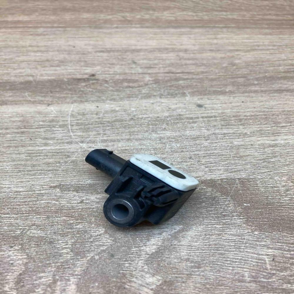 9234989 120509104  Airbag deployment crash/impact sensor BMW 4 F32 F33