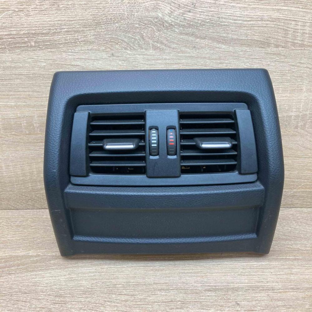 9265350 9218908  Rear air vent grill BMW 3 F30 F35 F31