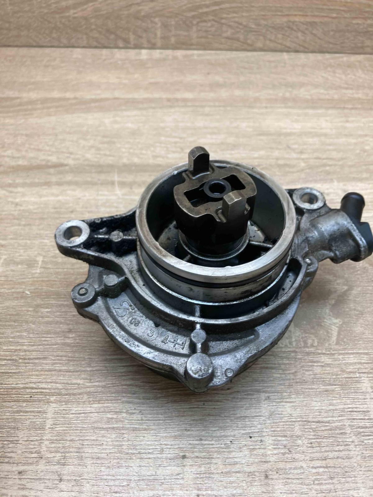 7791232 700437012  Vacuum pump BMW 1 E81 E87